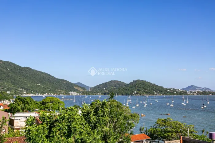 Casa para venda com 5 dormitórios em Santo Antônio de Lisboa com 302 m²