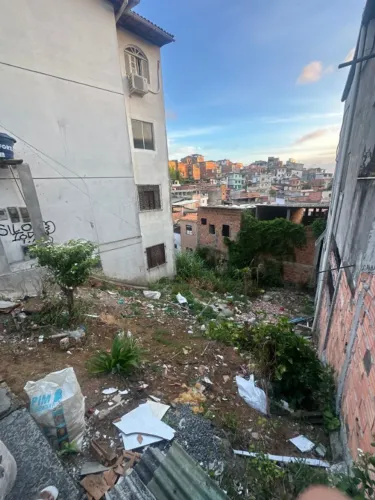 Vendo Terreno Pau Miúdo 5,00 de frente e 15 dos lados75M² R$40.000,00 Aceito Carro ou Moto