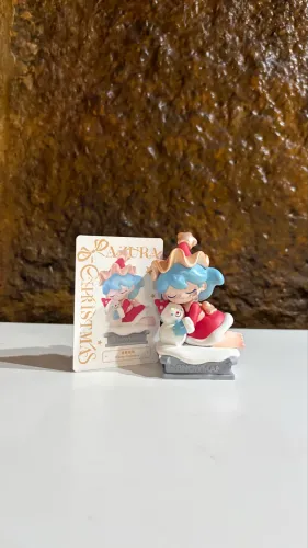     Azura Christmas Pop mart| Warm Embrace