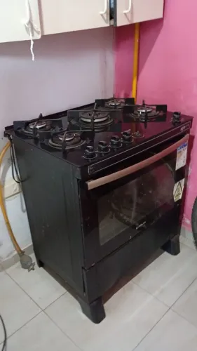 Fogão 5 bocas usado por 400 , aceito negociação. E aceito cartão .