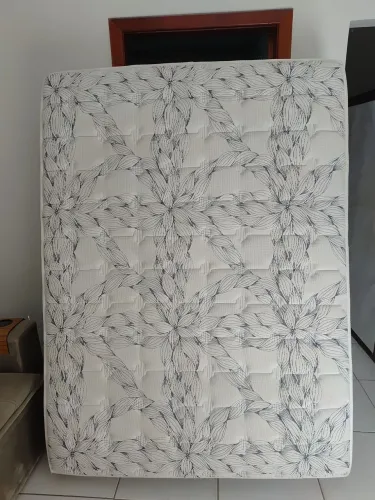 CAMA BOX COM COLCHÃO