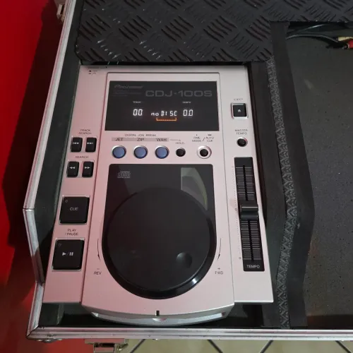 Dj - CDJ 100s Pionner