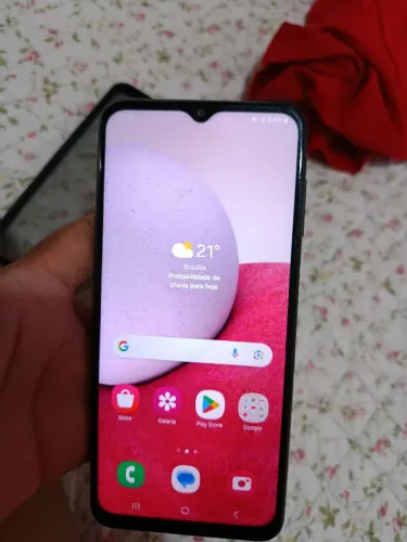 Vende-se celular A13 Samsung (usado) única dona. 