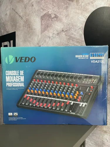 Mesa de som profissional Vedo VDA212L.