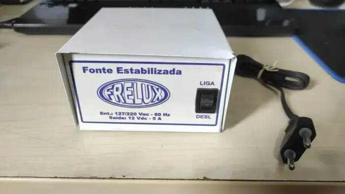 Fonte Chaveada e Estabilizada Frelux 12V - 5A - Bivolt