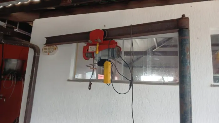Guincho Talha Elétrica 800kg c/ troley elétrico