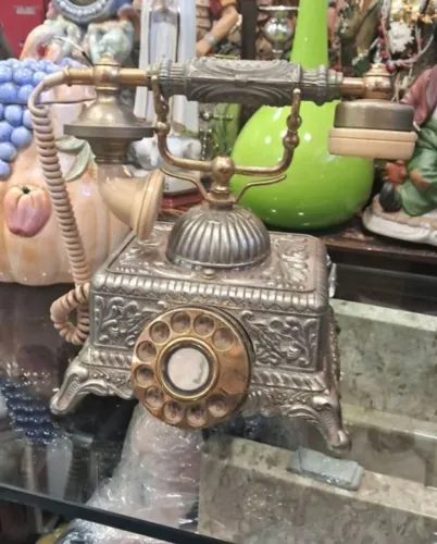 Telefone fixo vintage para decoração