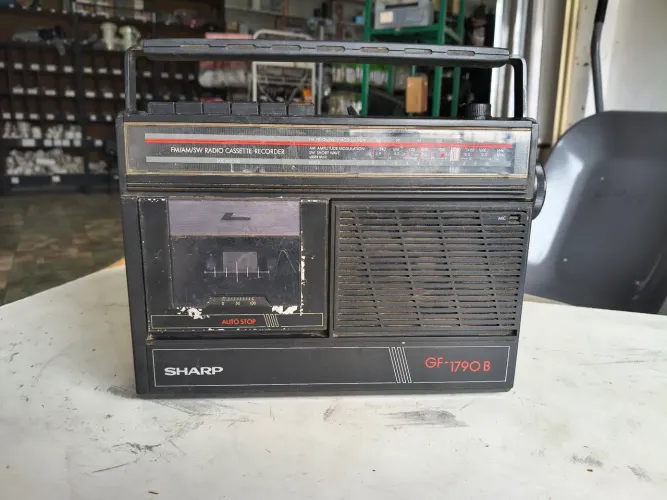Rádio gravador Sharp