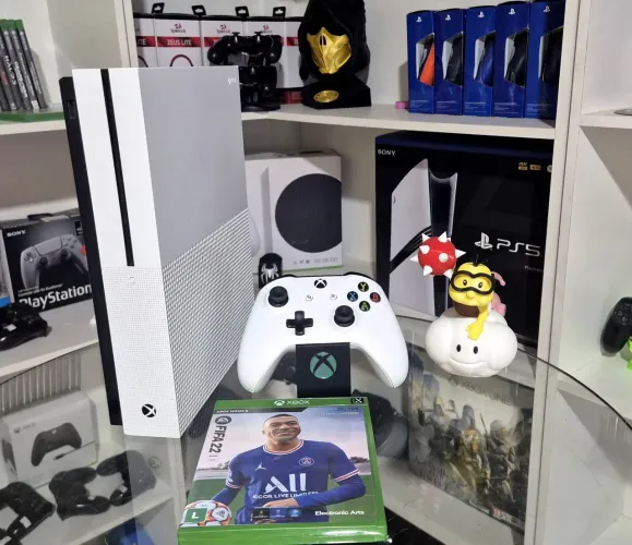 Xbox One S 1TB<br>Impecável !!!