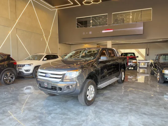Ford Ranger XLS 2.5 16V 4X2 CD Flex 2013