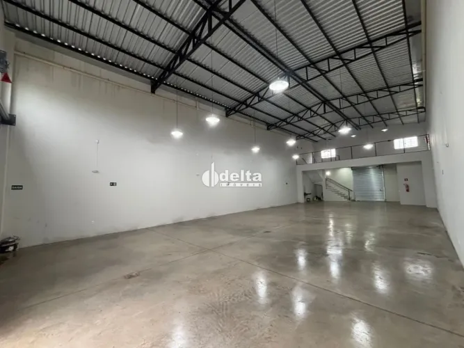 Galpão comercial disponível para Locação no bairro Grand Ville em Uberlândia-MG