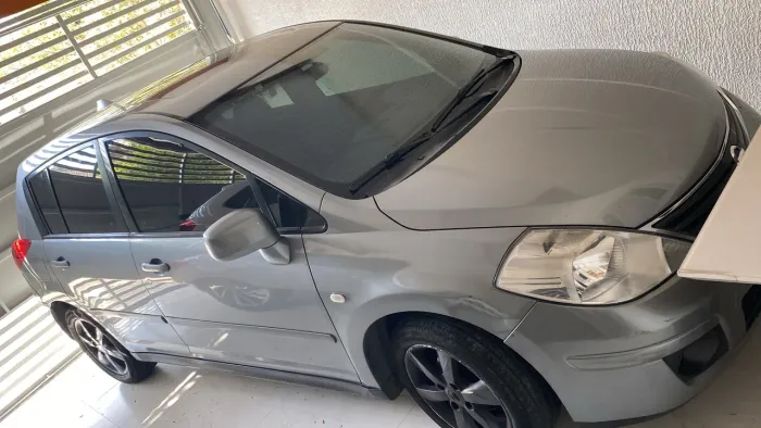 Nissan Tiida SL 1.8/1.8 Flex 16V Aut. 2011
