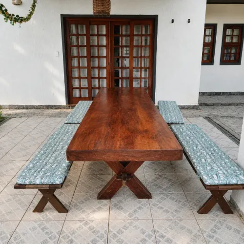 Mesa Rústica de Madeira Maciça de Lei com Bancos ? Grande, Pesada e Imponente