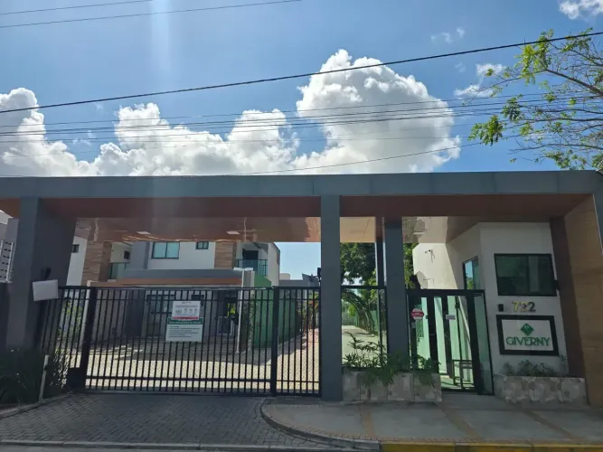 Casa Duplex em Condomínio no Eusébio de 151m², 4 Suítes, Localização Privilegiada e Lazer