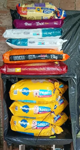 Ração cachorro,  para saber os preços mandar mensagem 