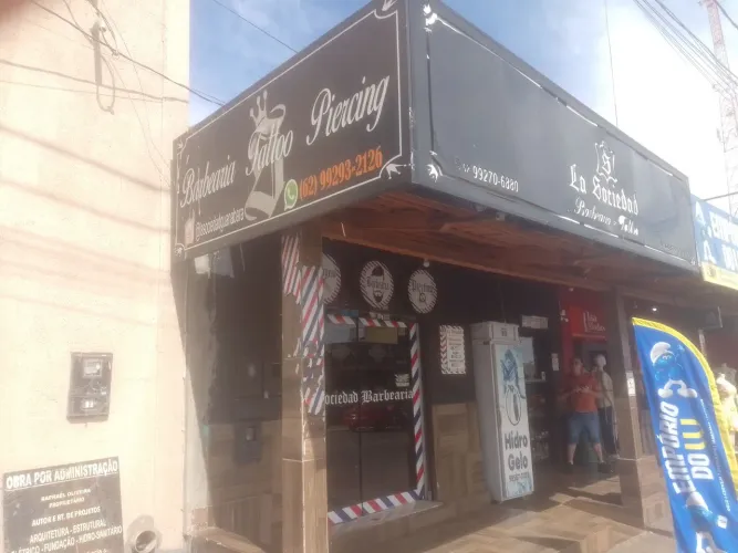 Vendo barbearia montada setor Jardim Guanabara em frente a praça do birimbal