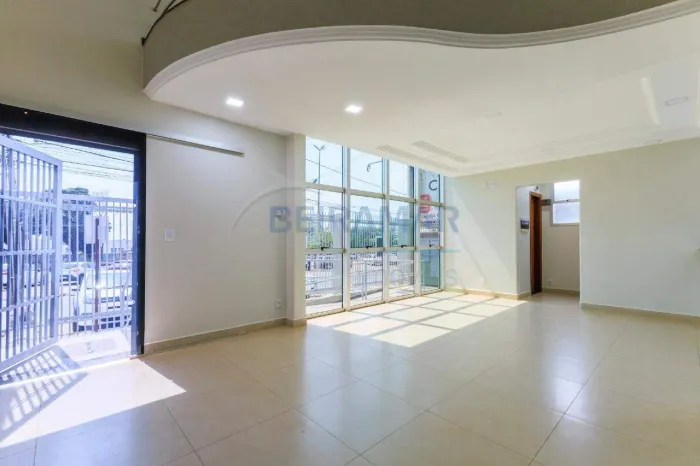 Prédio Comercial de 350,83m², Dois Andares para Alugar na QNM 17