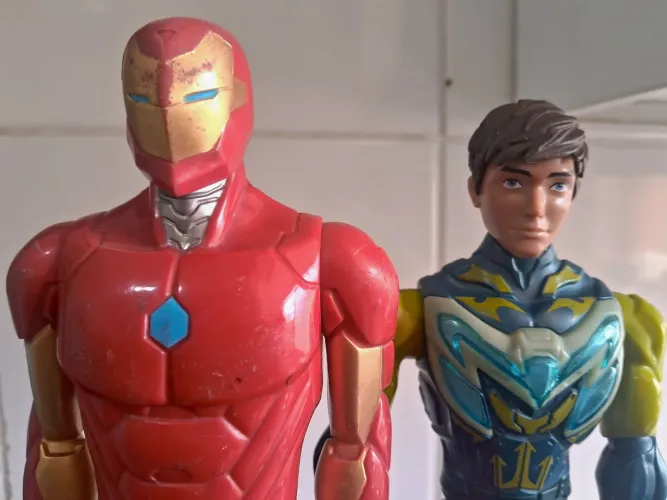 Max Steel Trident e Homem de Ferro 