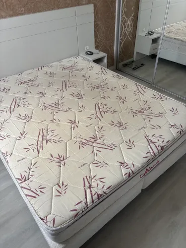Cama box queen 