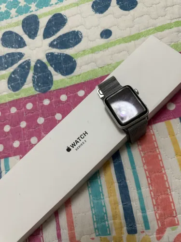Apple watch série 3 42mm silver aluminum white sport band