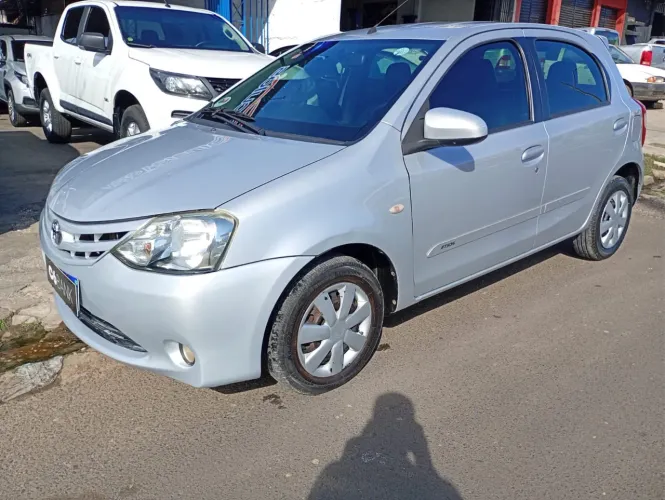 Toyota Etios XS 1.5 Flex 16V 5P Mec. 2014
