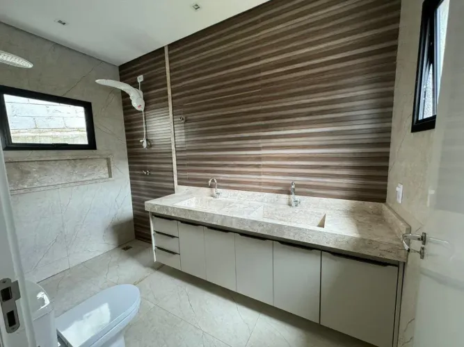 & Casa à Venda Arniqueiras Águas Claras - 3 Suítes, 300m2 e Piscina -