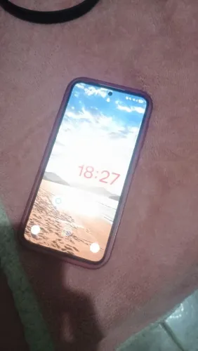 Celular Samsung A 35 com capinha