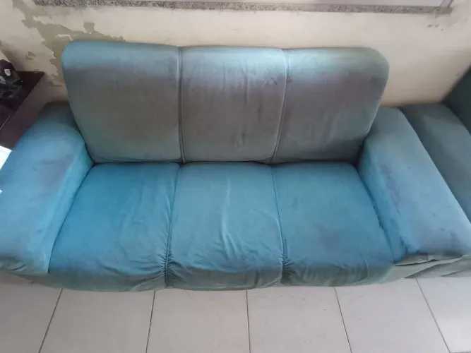 Vendo sofás 2 e 3 lugares