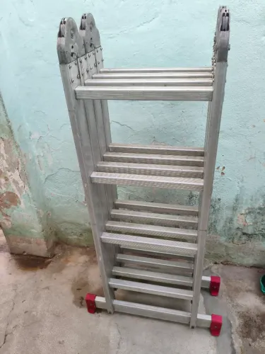 Escada de alumínio