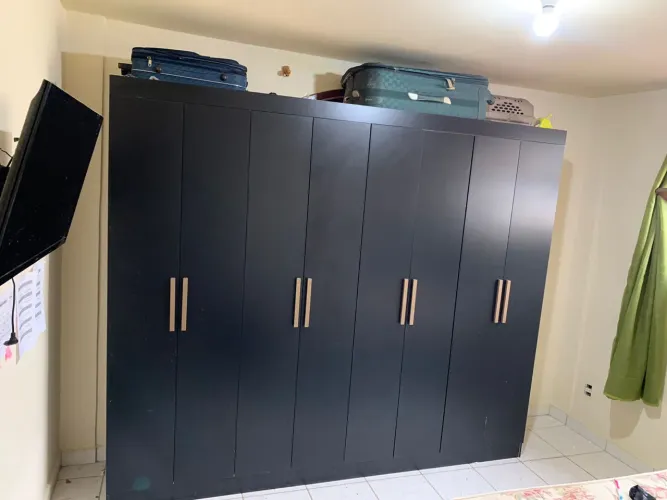 Guarda roupa 8 portas
