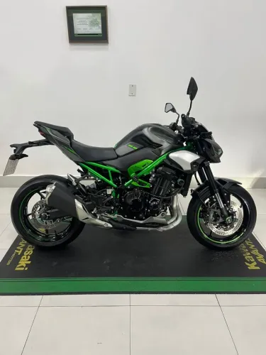 KAWASAKI Z900