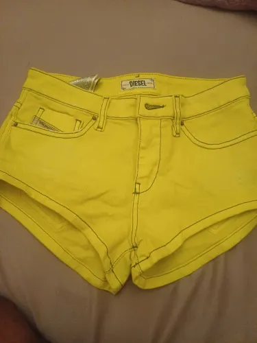 Short feminino Diesel original, trazido da Inglaterra.