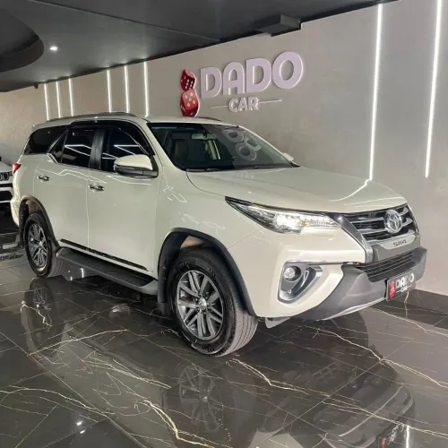 Toyota Hilux SW4 SRX 4X4 2.8 TDI 16V Dies. Aut. 2019