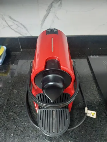 Cafeteira Nespresso Essenza mini 110v