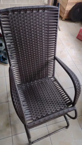 2 cadeiras de balanço usadas boas