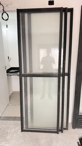 Porta de Alumínio 3 Folhas com Soleira + Porta Lavanderia com Soleira