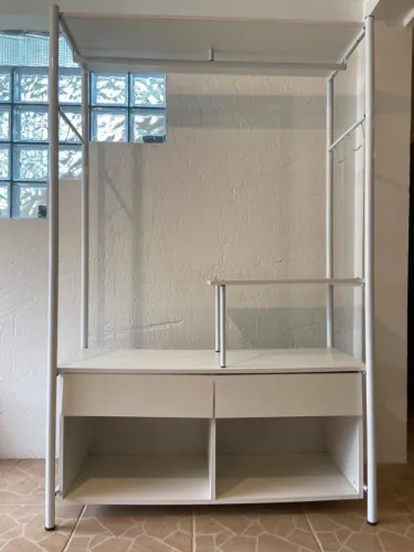 Armário closet aberto 