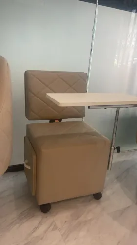 Cirandinha de Manicure com Gaveta e Mesa Regulável - Seminova