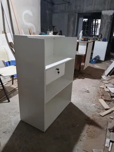 Balcão de loja 0,90 L x 1,10 A x 0,40 P