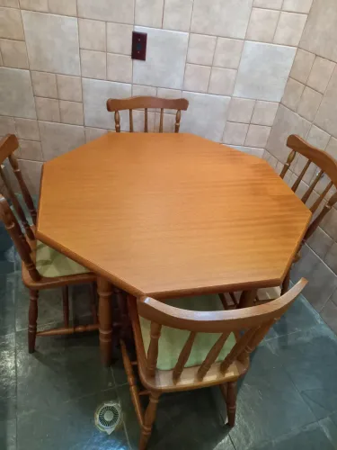 Mesa Colonial em Mogno Macisso com 4 Cadeiras