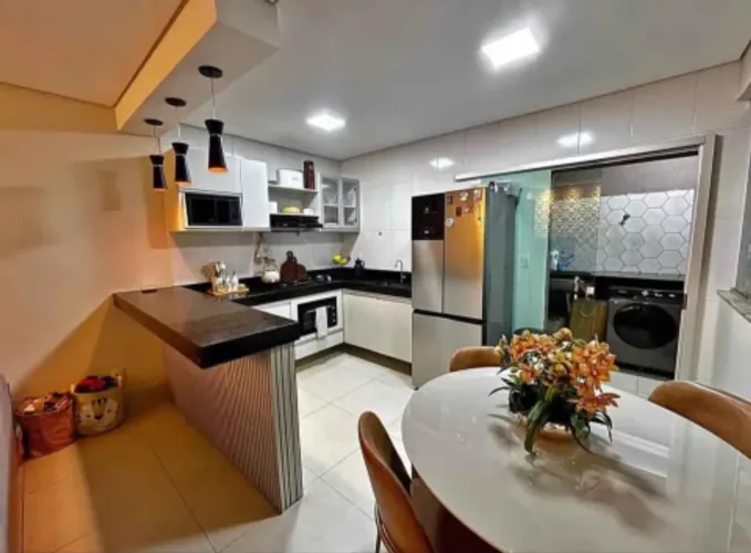 Vende se casa em Guararema SP