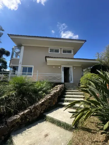 Casa de alto padrão disponível para locação, Condomínio Patrick Place