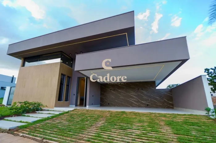 Casa nova residencial térrea com 247m² de área construída no terreno de 422 m².