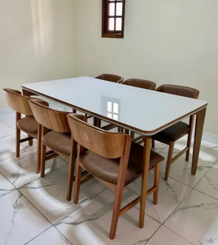 Mesa de Jantar 180x100 + 6 Cadeiras Sylvia - Pensar Móveis (ótimo estado)