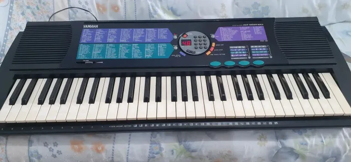 TECLADO YAMAHA PSR 185 USADO