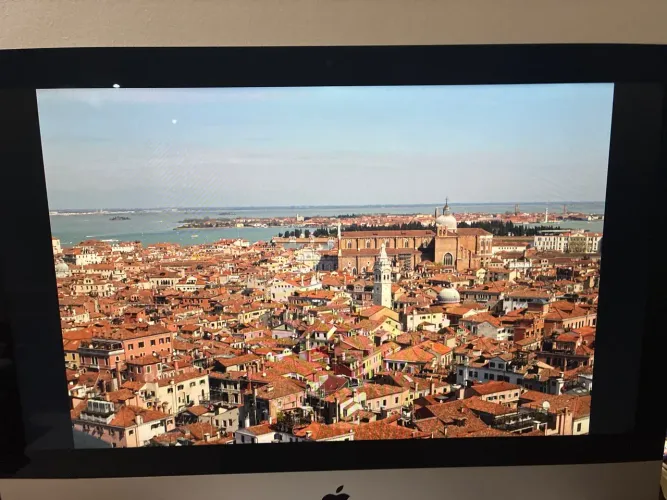 Vendo iMac 21' 2014, 16gb RAM e 1tb SSD, excelente estado!