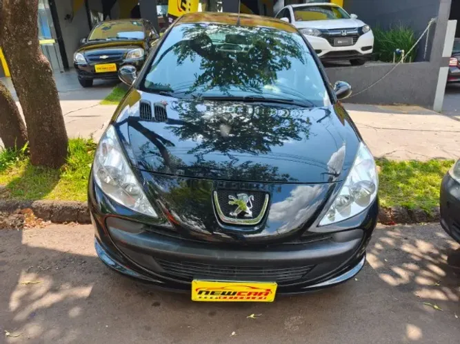 Peugeot 207 XR 1.4 Flex 8V 5P 2010