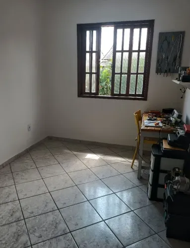 Alugo quarto em Venda das Pedras. Condomínio Fechado