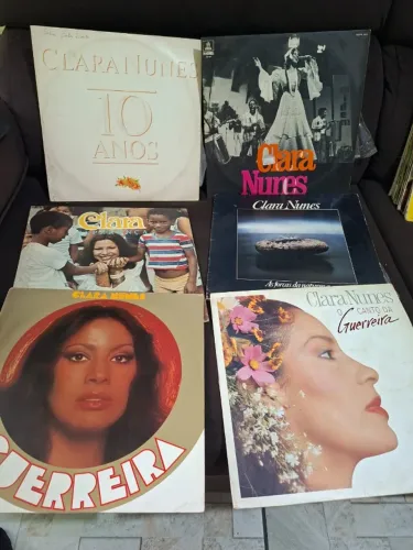 Clara Nunes - Disco de Vinil LP (6 discos)
