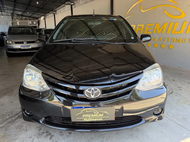 Toyota Etios X 1.3 Flex 16V 5P Mec. 2013
